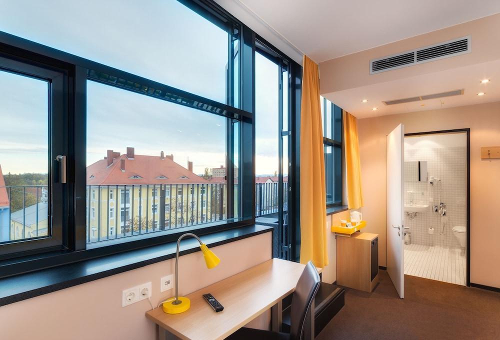 B&B Hotel Muenchen-Moosach Dış mekan fotoğraf
