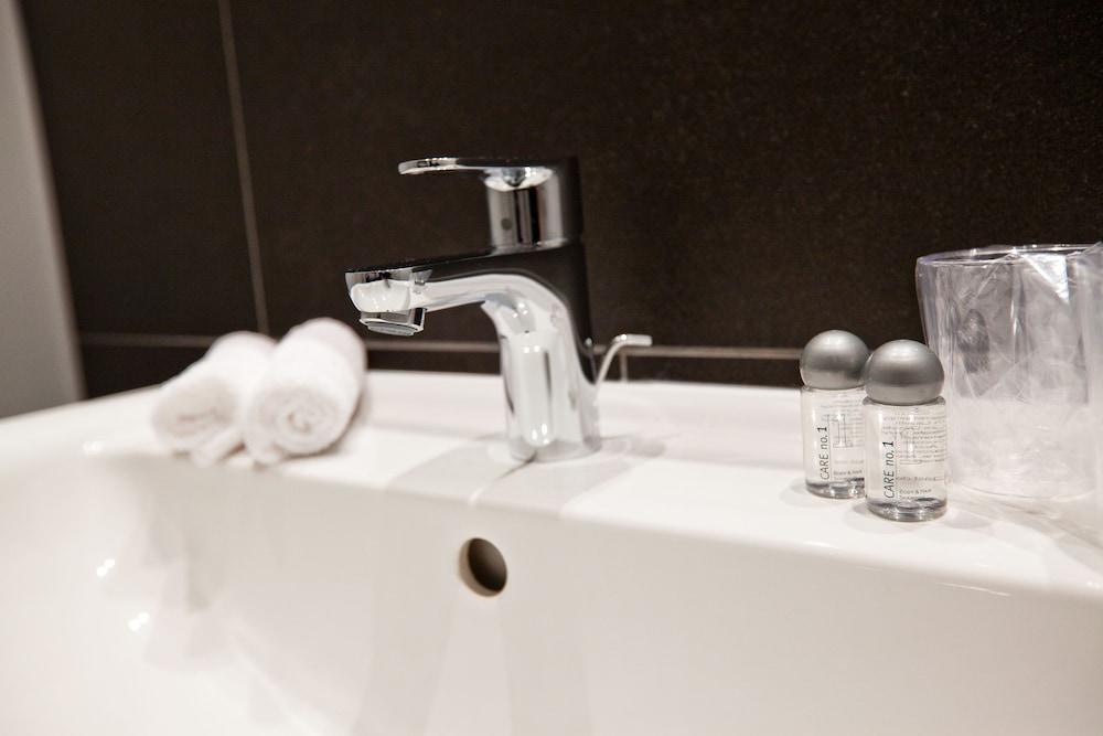 B&B Hotel Muenchen-Moosach Dış mekan fotoğraf